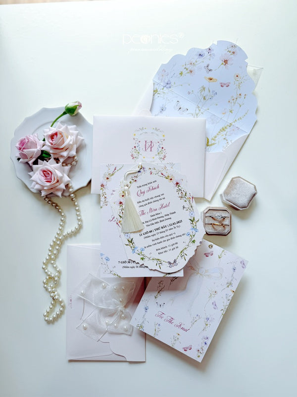 Modern Boho Wildflowers Shaped Wedding Invitation with Tassel P250405