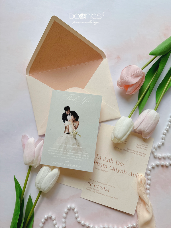 Thiệp Cưới Diễn Viên Anh Đức - Belt With Chiffon Ribbon and Nude Colour Style Wedding Invitations P240808