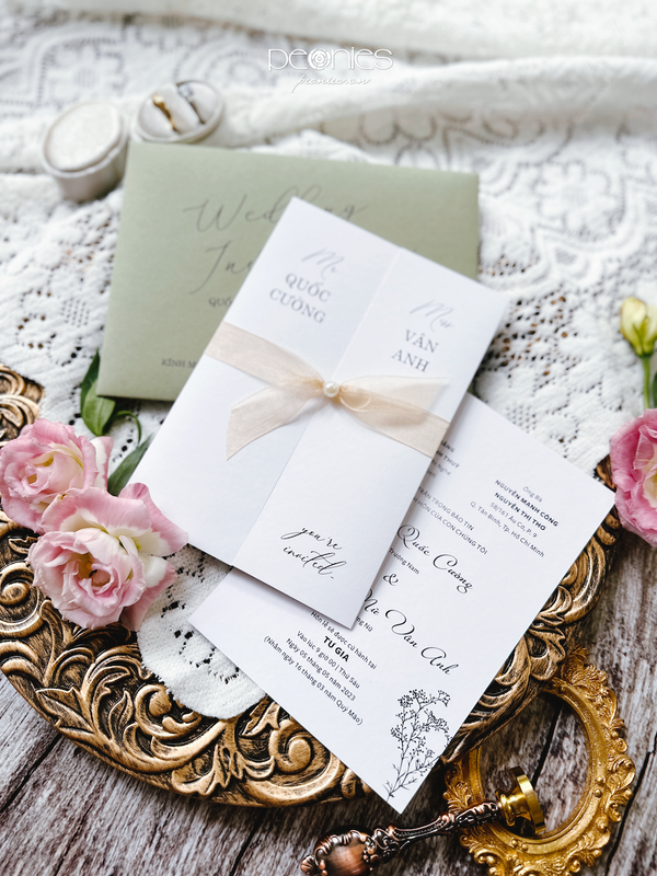 P231153 Elegant Greenery Wedding Invitation