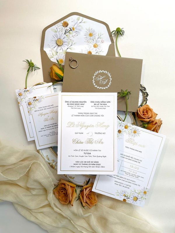 Elegant White Daisy Neutral Wedding Invitation P250904